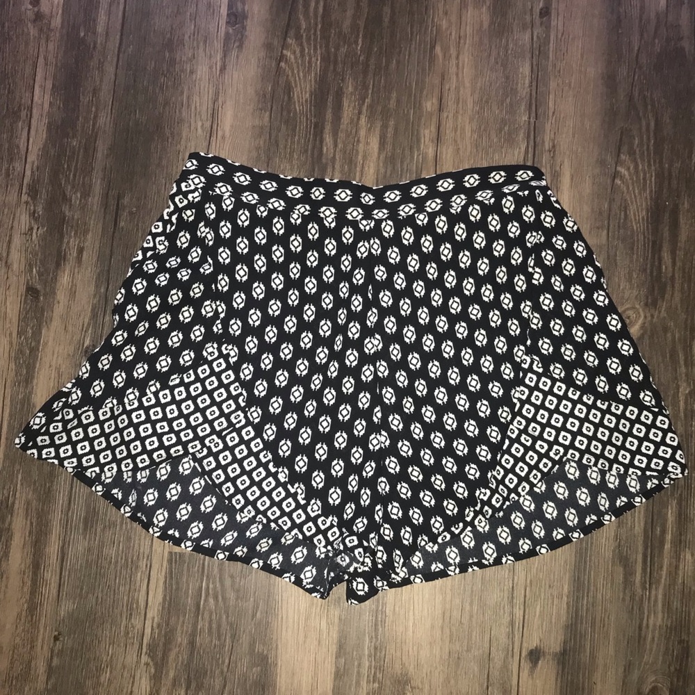 Super cute printed shorts!